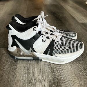 Nike Boys Basketball Shoes - Size 7